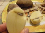 Lebbencsleves - A nagyobb hiba közepén vágd ketté a krumplit!