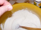 Rakott krumpli - Tégy a lisztbe 2 csipet sót!