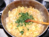 Krumplis tészta - A végén tedd bele a felvágott petrezselymzöldet!