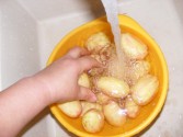 Petrezselymes újkrumpli - A megpucolt krumplit is mosd meg!