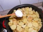 Petrezselymes újkrumpli - Szórj a krumplira egy fakanál sót!