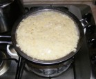 Zöldbableves - Az átmosott tésztát szűrőstül tedd vissza a fazékra; jól csöpögtesd le!