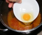 Savanyú tojásleves - Óvatosan csúsztasd a tojást a levesbe!