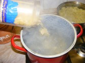 Káposztás kocka - Borítsd a tésztát a forró vízbe!