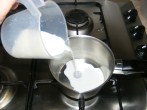 Pozsonyi patkó - Tégy oda melegedni fél deci tejet!