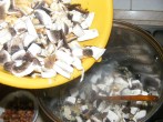 Bakonyi betyárleves - A gombát szórd rá a pirult hagymára!