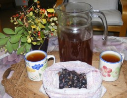 Csipkebogyótea - Kész a régi bogyóból készült tea.