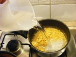 Sárgaborsó-főzelék - Öntsd fel a sárgaborsót kb. 6 dl vízzel!