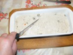 Olajbogyós kenyér - Átlós irányban vagdosd be a tésztát 5 cm-enként!
