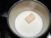 Darázsfészek - Tedd a 2 dkg fagyott élesztőt a meleg tejbe!