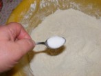 Darázsfészek - Szórj a tésztába 1 kiskanál sót!