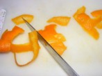 Narancslekvár - Vágd fel a narancshéjat kb. 4 cm-es darabokra!