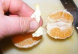 Narancslekvár - Szedd ki a narancs tengelye mentén húzódó fehér hurkát!