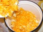 Narancslekvár - Borítsd az összevagdosott narancshéjat a fazékba, a feldarabolt narancsokhoz!