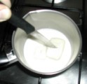 Túrós pogácsa - Önts az élesztőre kb. fél dl tejet, és langyosítsd meg!