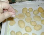 Sütőben sült krumpli - Egyesével sózd meg a krumplikat!