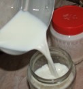Kefírgomba - A kefírgomba felöntése langyos tejjel