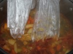 Töltelékes zöldségleves - Már két zacskó fő a levesben