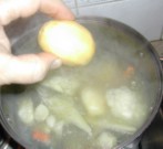 Húsleves - Dobd a levesbe a krumplikat!