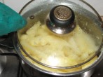 Petrezselymes krumpli - Ha megpuhult a krumpli, szűrd le róla a vizet!