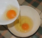 Borsóleves - Üss két tojást egy tálba!
