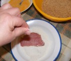 Rántott hús - A hús másik felét a lisztben sózom meg!