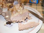Fokhagymás hús - Az első szelet hús.