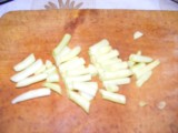 Zöldbableves - Vágd fel 2-3 cm-es darabokra a köteg zöldbabot!