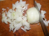 Tofus tortilla - Vágd fel apróra a hagymát!