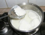Madártej - Szedj ki a lapáttal egy habot, és fordítsd meg!