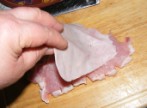 Sör-rolád - Teríts a húsra egy szelet gépsonkát!
