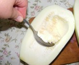 Tökfőzelék - Egy kanállal kanyarints ki félgömböket a magházból!