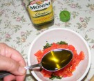 Paradicsomos-bazsalikomos bruschetta - Önts hozzá 1 evőkanál olajat!