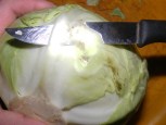 Káposztás kocka - A külső levelekről vágd le a piszkos részeket!