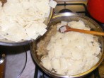 Káposztás kocka - Borítsd a tésztát a káposztára!