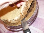 Diótorta - Lapjában vágd ketté a tortát!