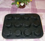 8856-tepsi-felfordit (154 x 140) Epres krémtúró muffinformában - Fordítsd rá a muffinformát a vágódeszkára!