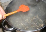 Bakonyi betyárleves - Szórj egy fakanál pirospaprikát a gombára!