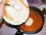 Paradicsomszósz - Borítsd vissza a tejfölös keveréket a szószba!