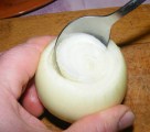 Töltött hagyma - Kiskanállal vájd ki a hagyma belsejét!