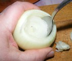 Töltött hagyma - Mindig kívülről kezdd el kanyarintani a kanalat!