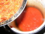 Töltött paprika hús nélkül - Még ennyi paradicsomlé összegyűlt!