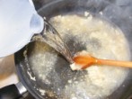 Gombaleves - Öntsd fel a rántást 3 dl vízzel!