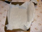 Beigli - A sütőpapírral kibélelt második tepsi.
