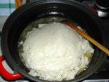 Diós tészta - Borítsd a serpenyőbe a metéltet!