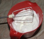 Tiramisu - A habverés végén verd le a habverőkről a habot!