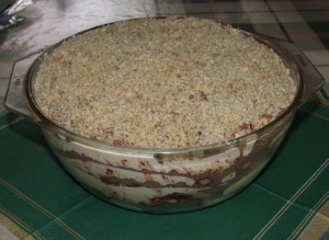 Tiramisu - Kész, tálban - dióval